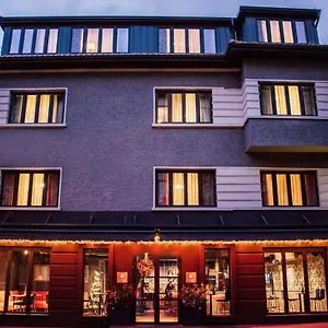 https://the-embassy-bar-suites.sofiahotelsbg.com